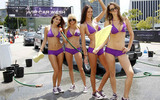 Saints-row-e3-car-wash-girls-19