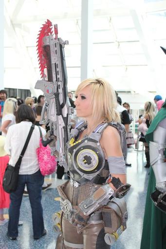 Gears of War 3 - Косплей Ани Страуд (Meagan Vanburkleo and Jessica Nigri) UPD